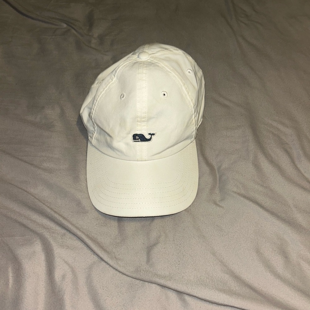 White Vineyard Vines hat